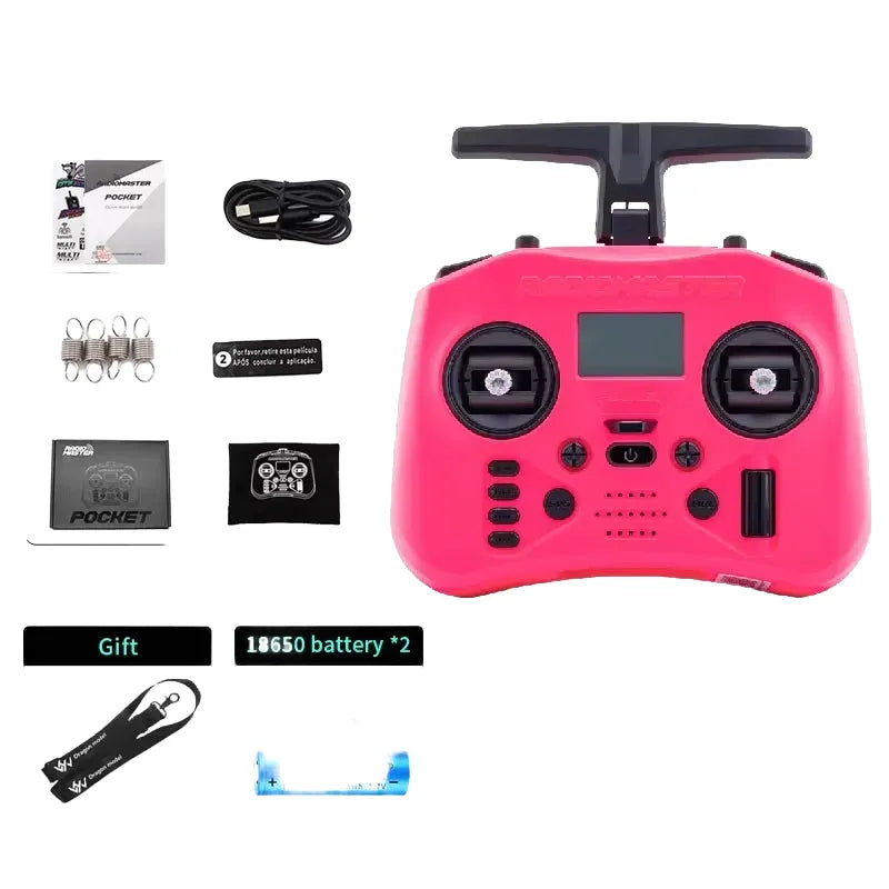 Radiomaster Pocket 2.4G Hall Gimbal ELRS émetteur rose avec joysticks détachables, câble USB, ressorts et accessoires.