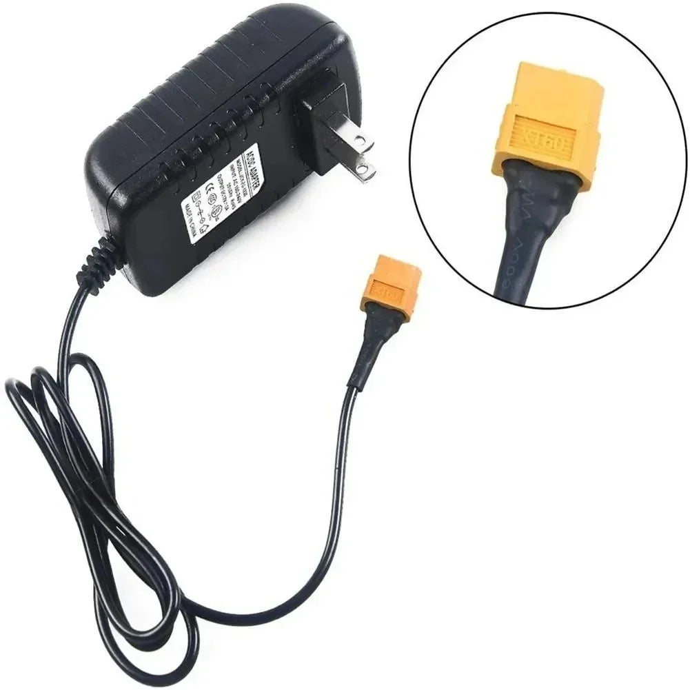 Chargeur adaptateur secteur noir avec prise murale américaine et connecteur XT30 jaune pour batteries LiPo.