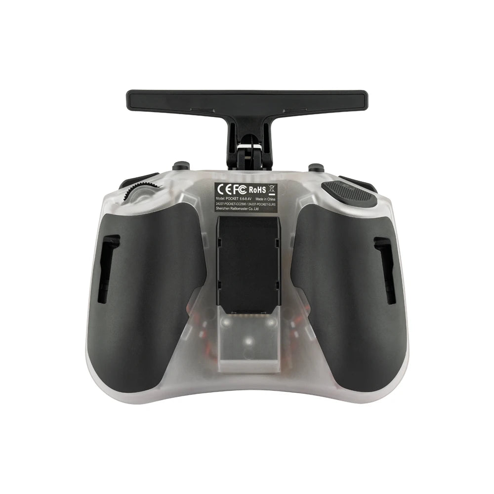Radiomaster Pocket télécommande transparente pour drone FPV avec joysticks noirs et antenne pliable.