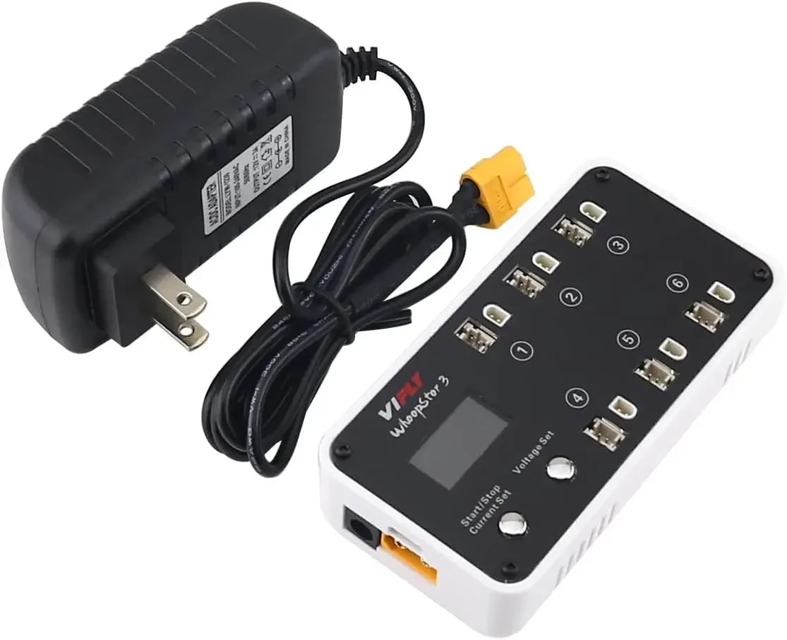 Chargeur VIFLY WhoopStor 3 V3 blanc et noir avec 6 ports 1S LIPO et adaptateur secteur noir.