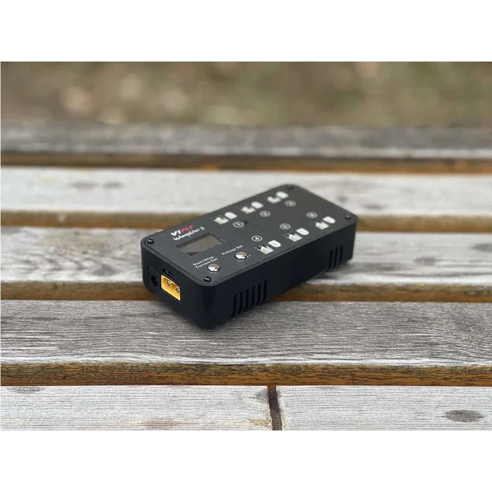 Chargeur/déchargeur VIFLY WhoopStor 3 V3 noir pour batteries 1S LiPo, avec 6 ports et écran.